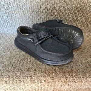 Youth black hey dudes